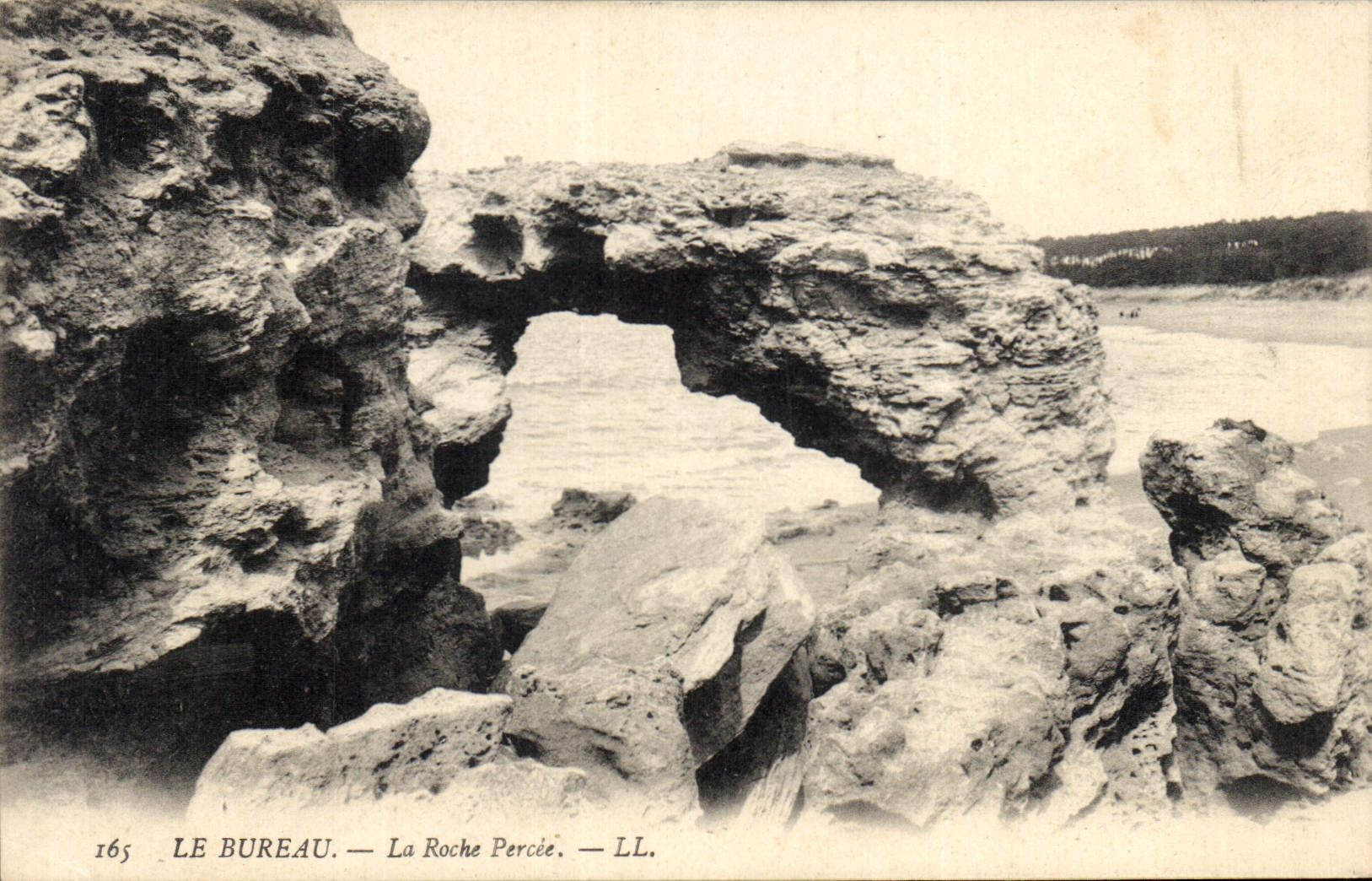 CPA Le Bureau La Roche Percee 