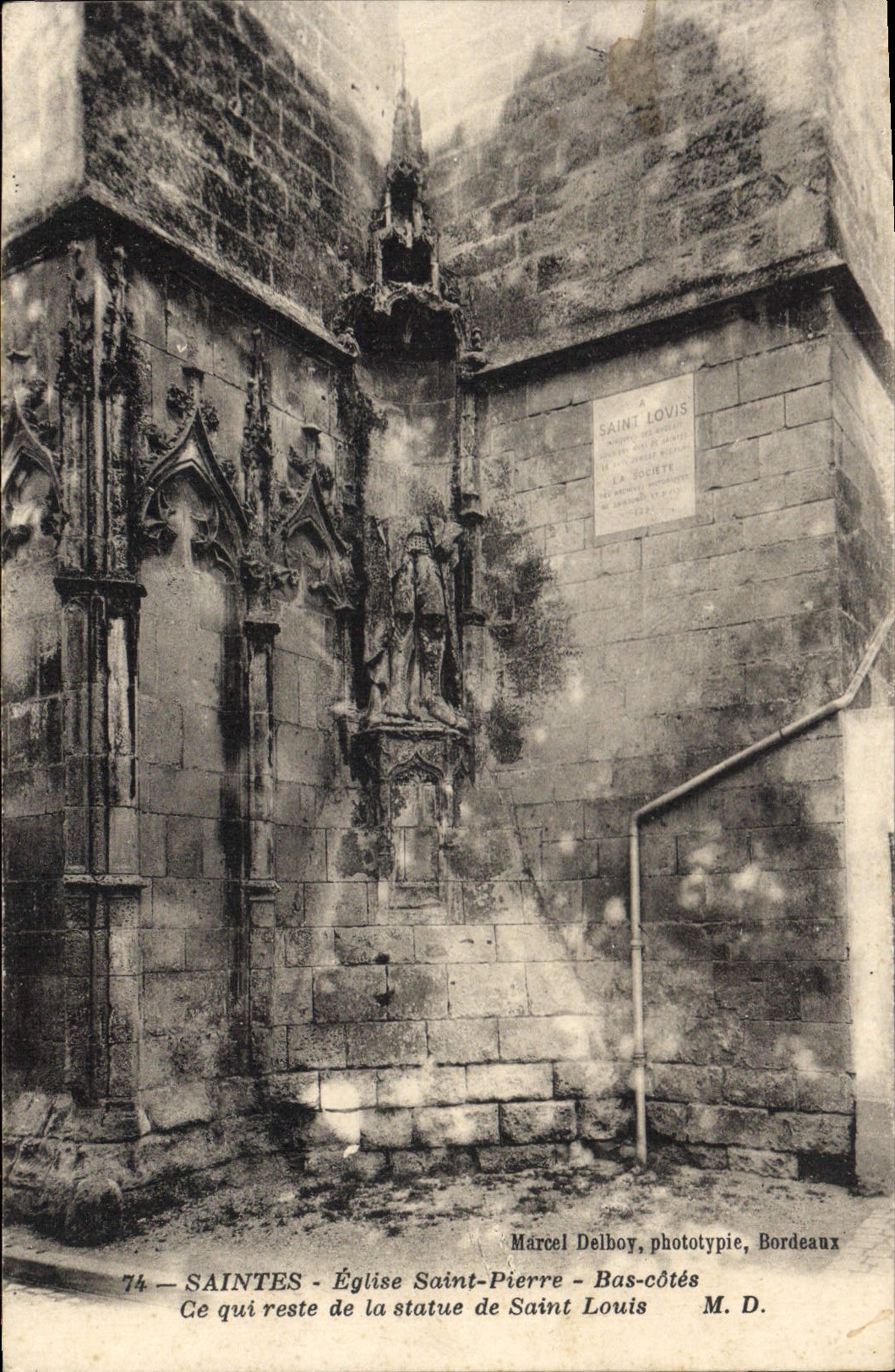 CPA Saintes Eglise Saint Pierre Bas Cotes 