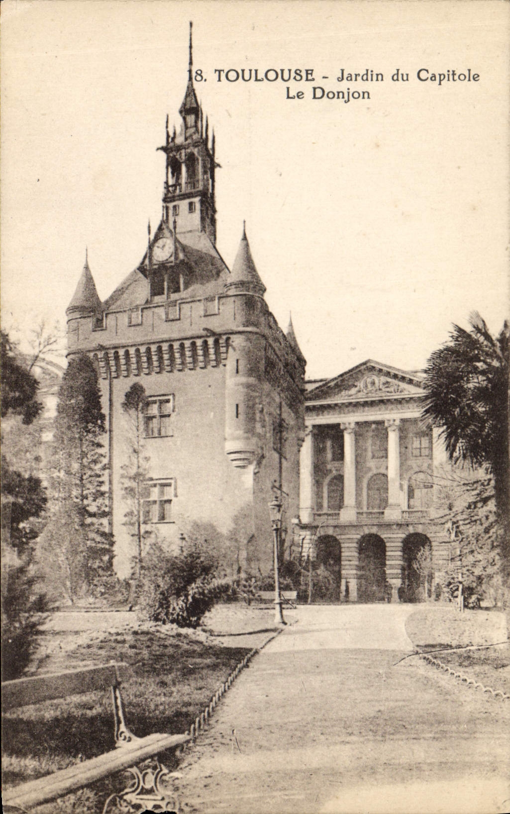 CPA Toulouse Jardin du Capitole Le Donjon 