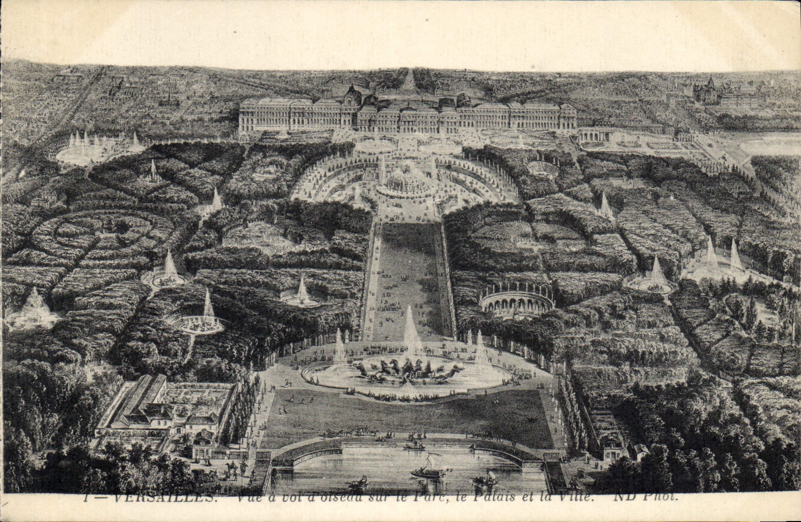 CPA Versailles Vue a vol d'oiseau sur le Parc le Palais et la ville 