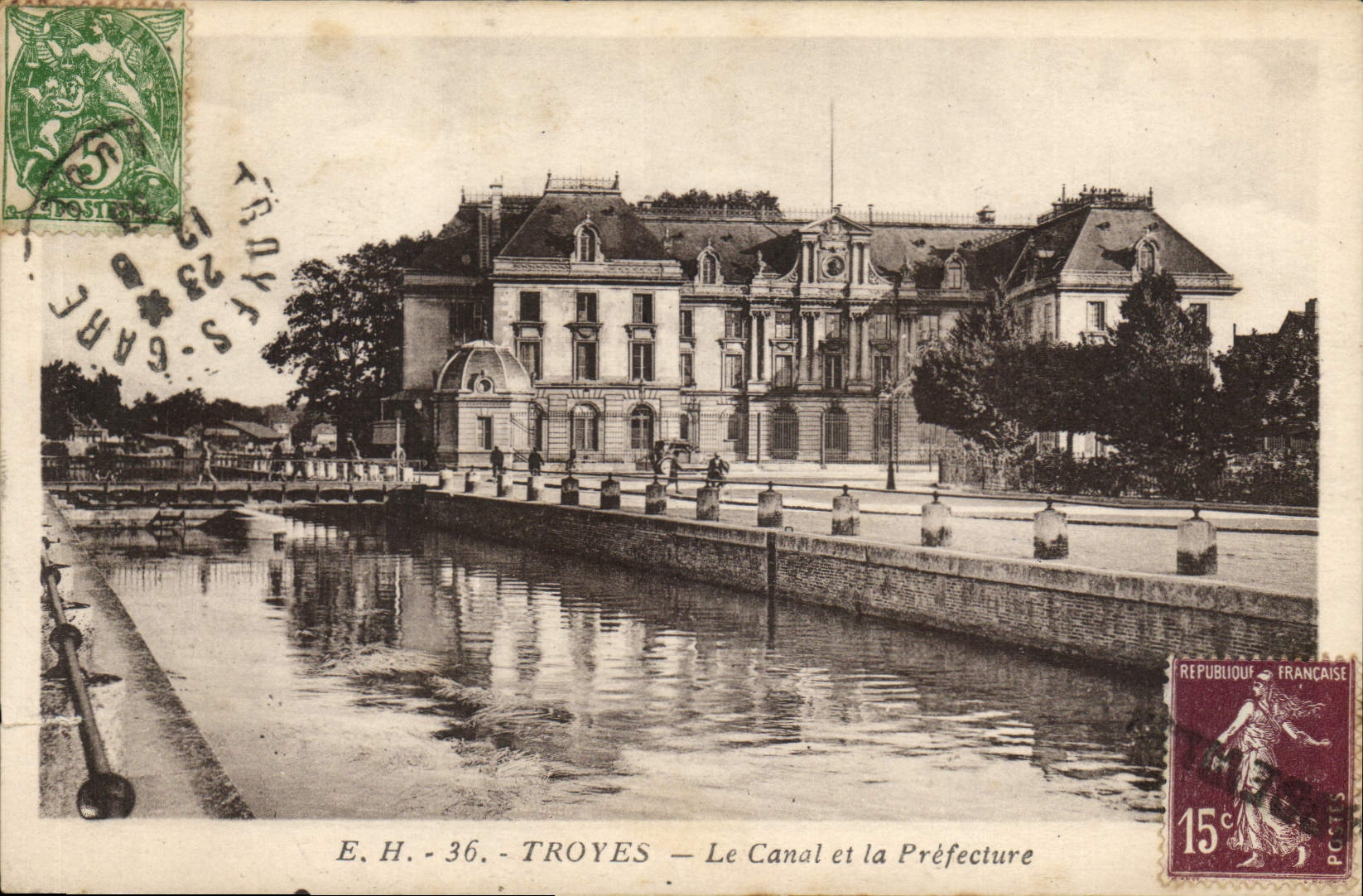 CPA Troyes Le Canal et la Prefecture 