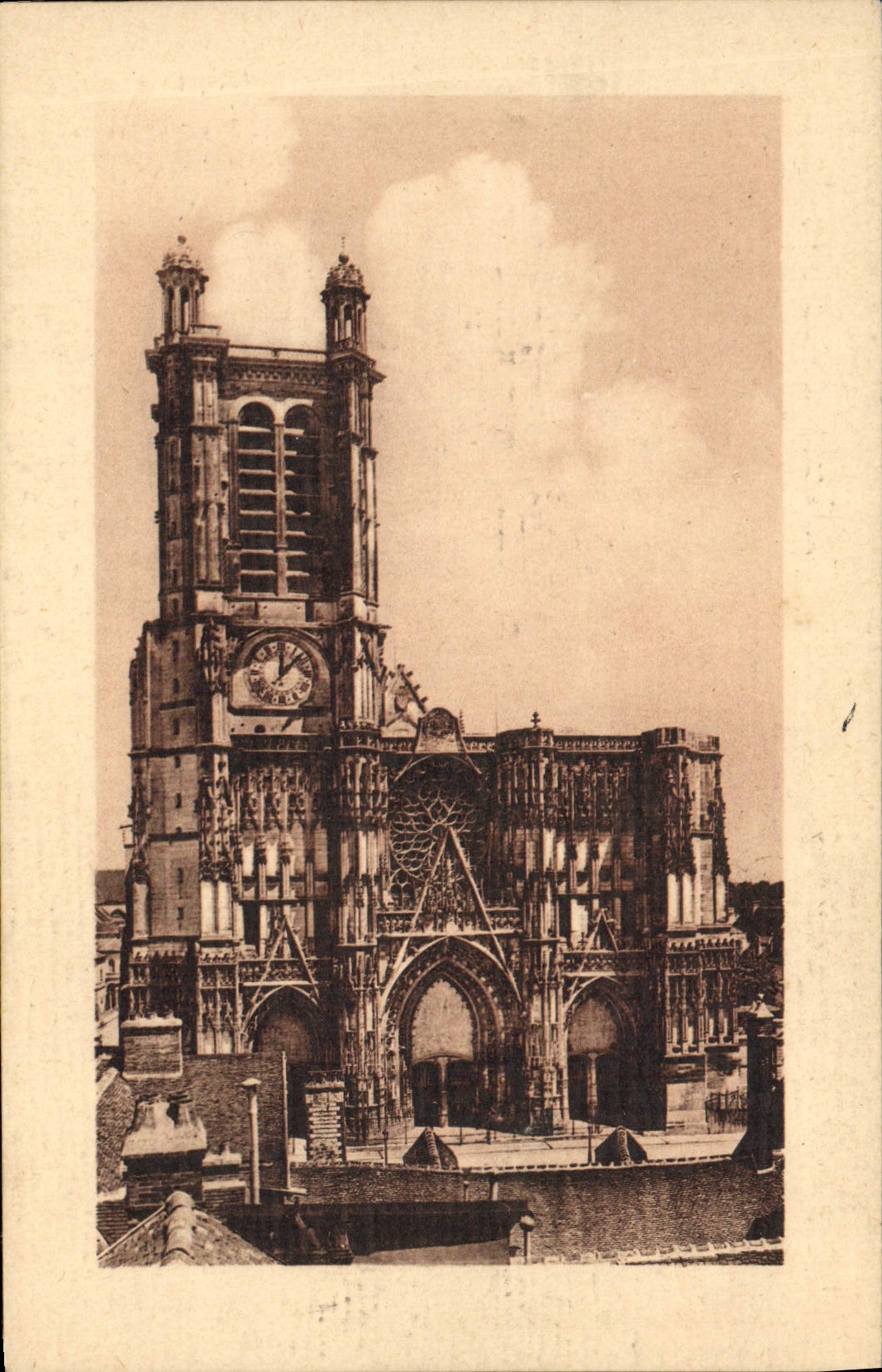 CPA Troyes La Cathedrale 