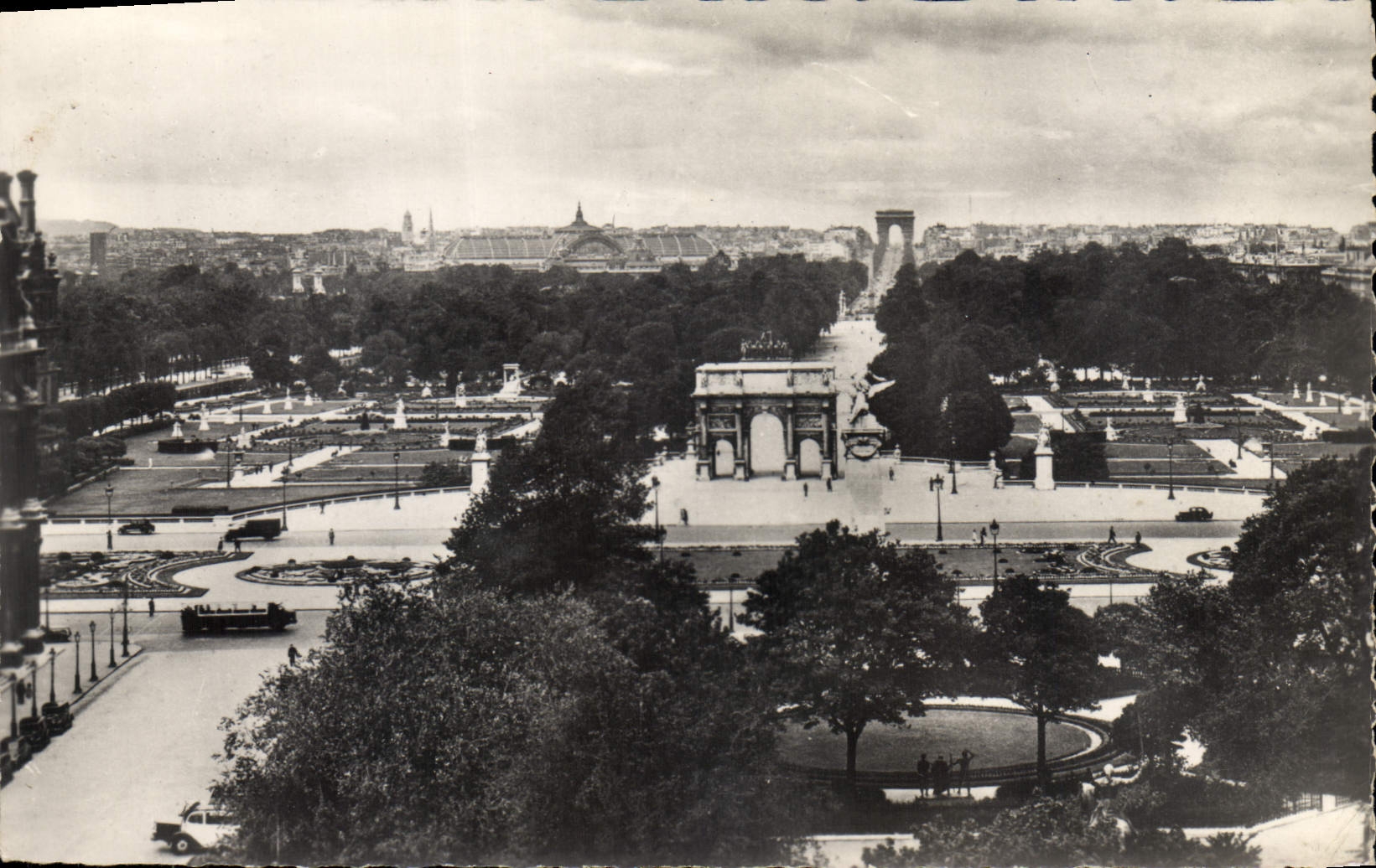 CPA Paris Panorama sur les Tuileries 
