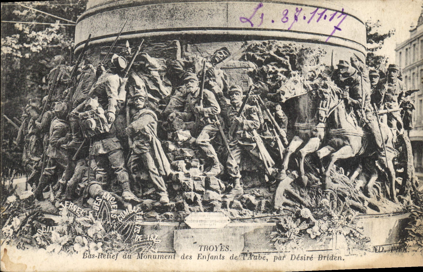 CPA Troyes Bas Relief du Monument des Enfants de l'Aube par Desire Briden 