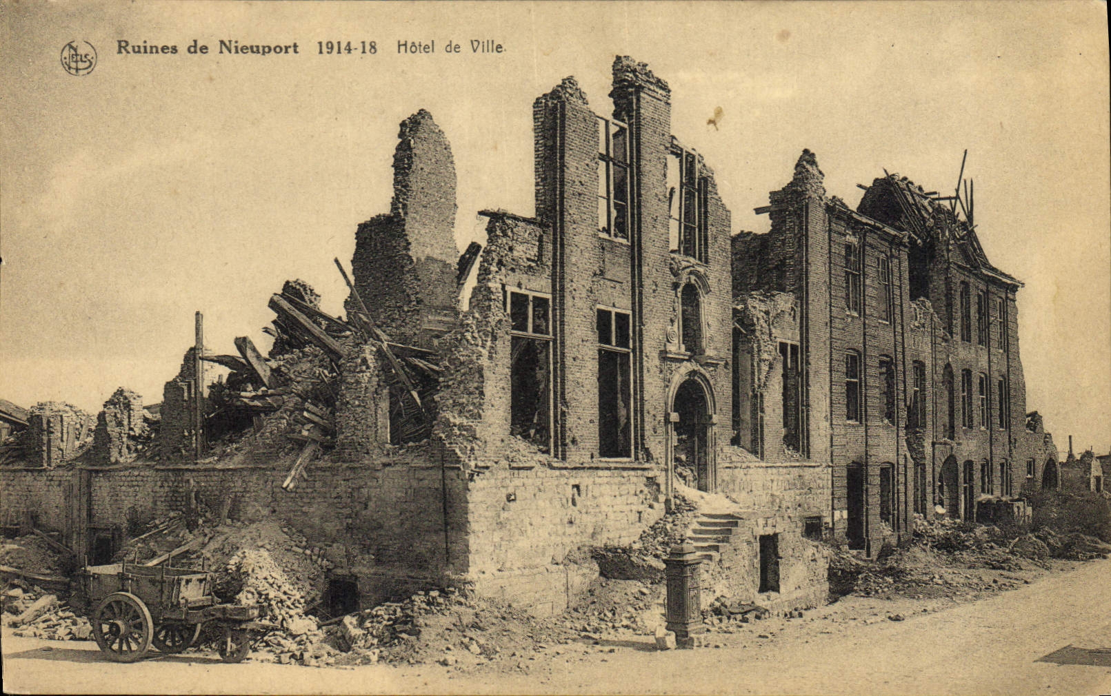 CPA Ruines de Nieuport Hotel de Ville Militaria