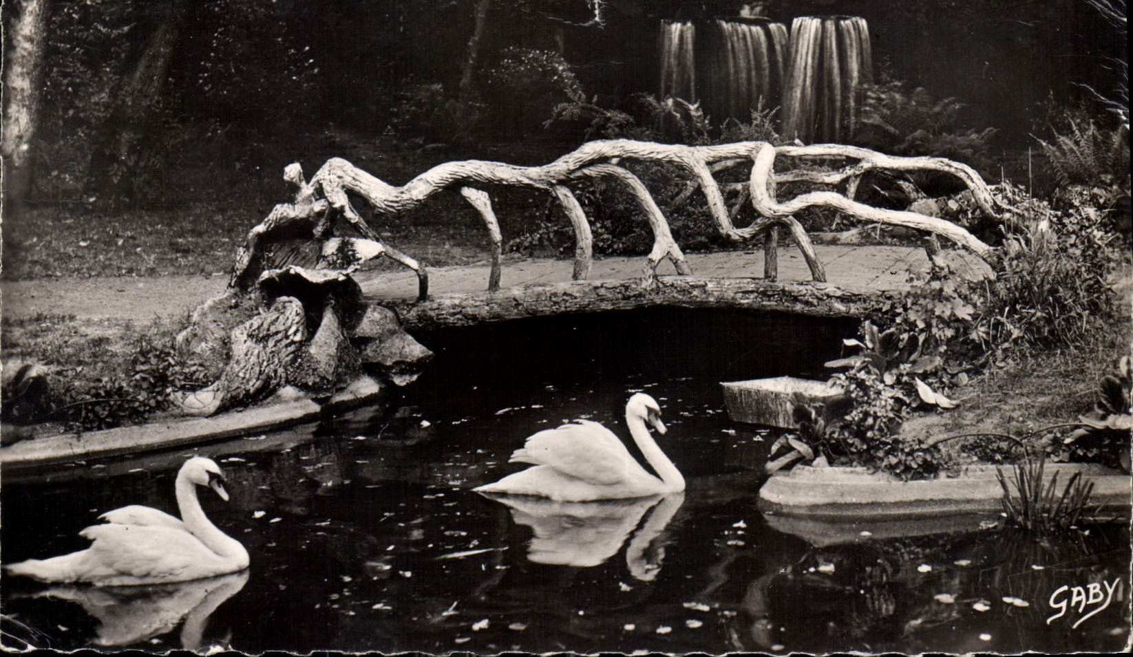 CPA Lucon Vendee Le Jardin Dumaine Le Pont
