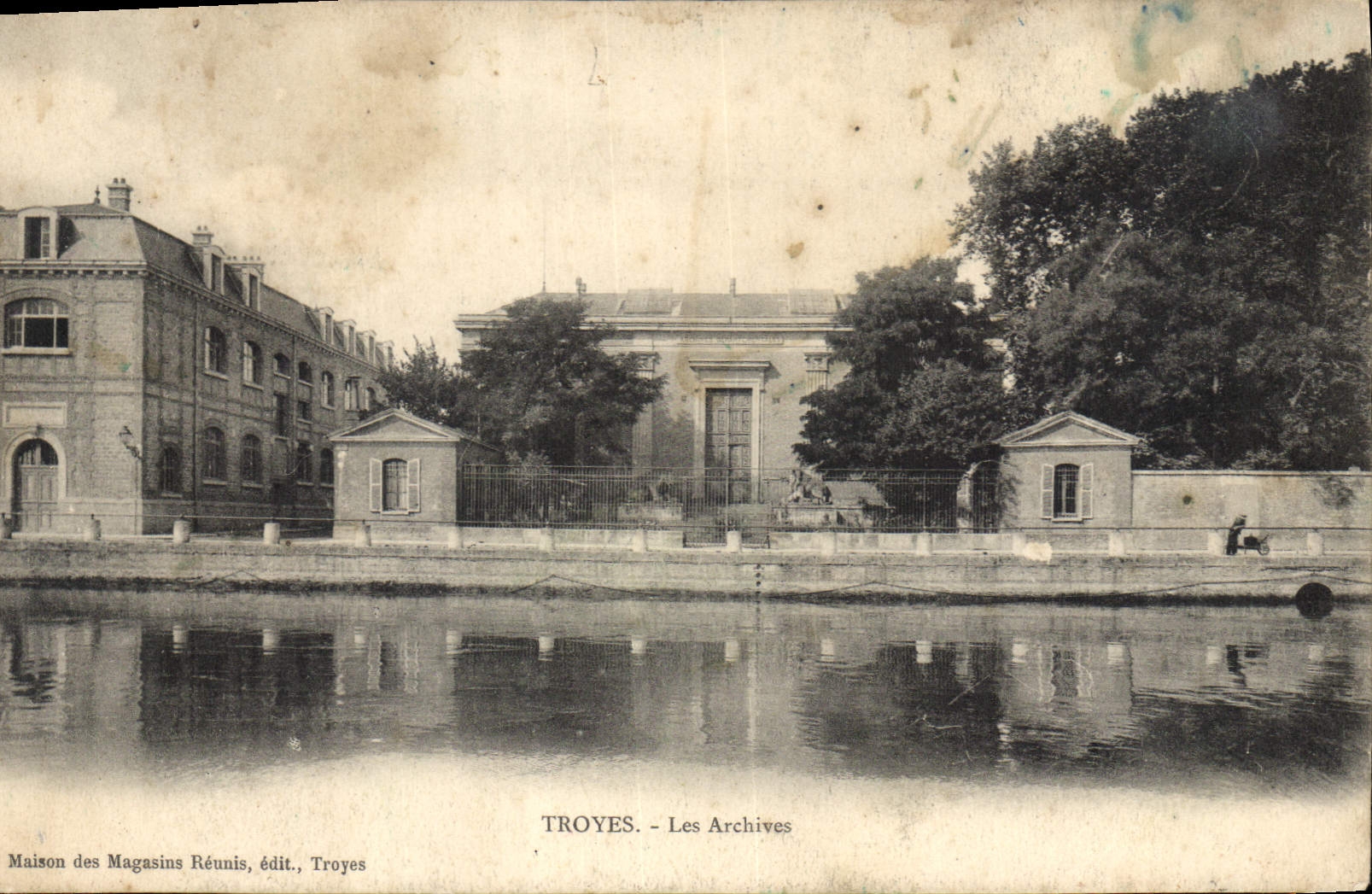 CPA Troyes  Les Archives 