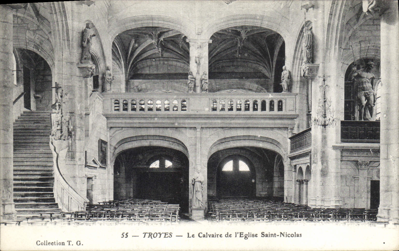 CPA Troyes Le Calvaire de l'Eglise Saint Nicolas