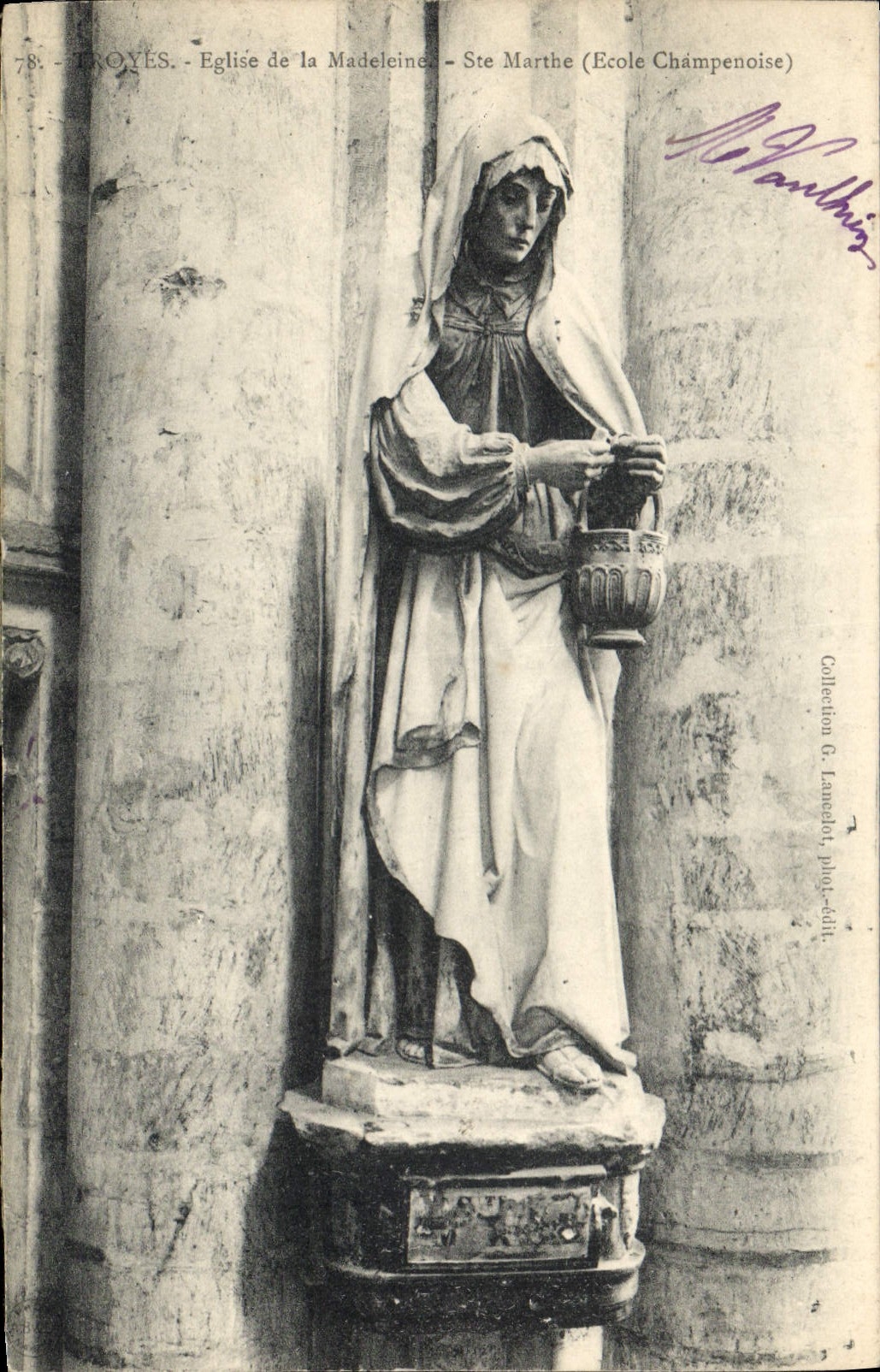 CPA Troyes Eglise de la Madeleine Ste Marthe Ecole Champenoise 