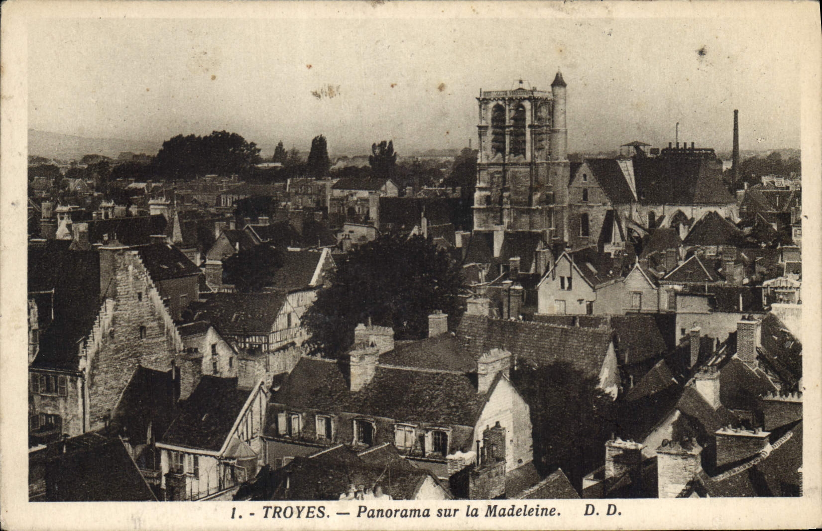 CPA Troyes Panorama sur la Madeleine 