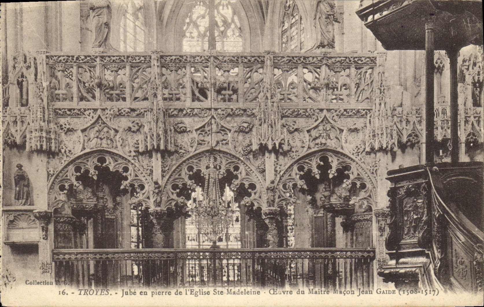 CPA Troyes Jube en de l'Eglise Ste Madeleine 