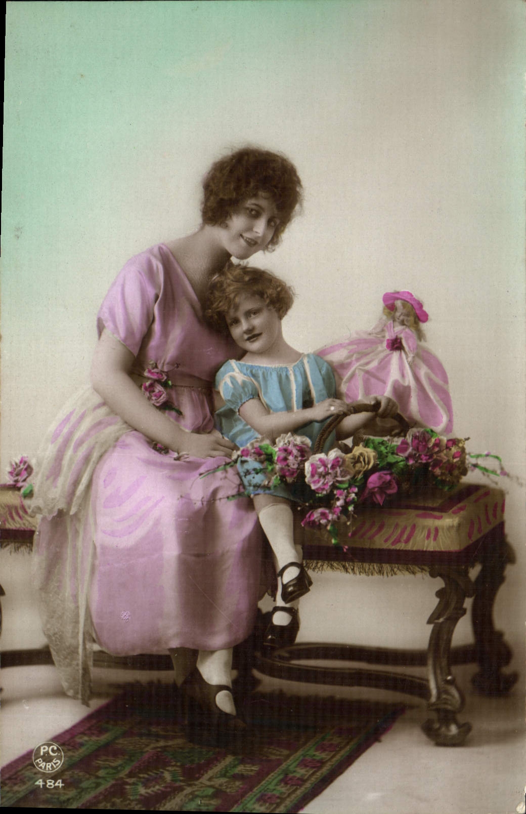 CPA Femme Enfant Poupee