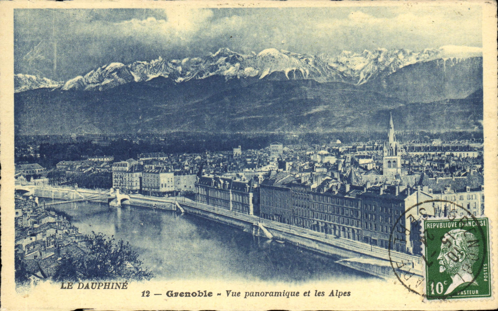 CPA Grenoble Vue panoramique et les Alpes 