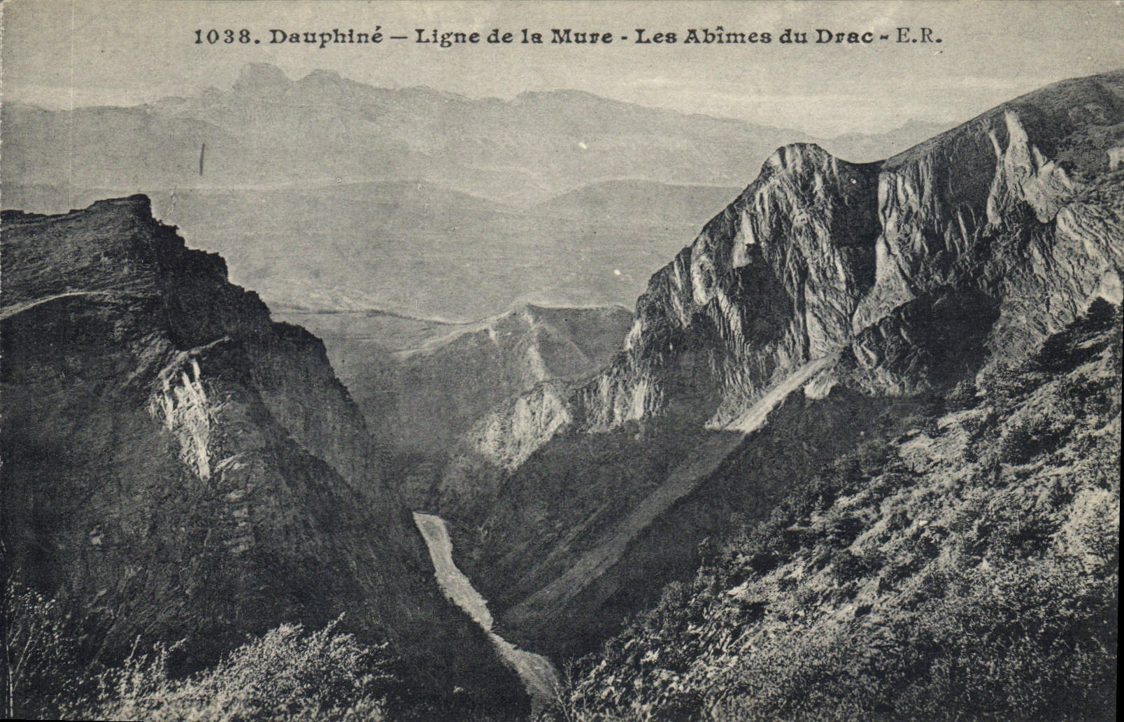 CPA Dauphine Ligne de la Musee Les Abimes du Drac 