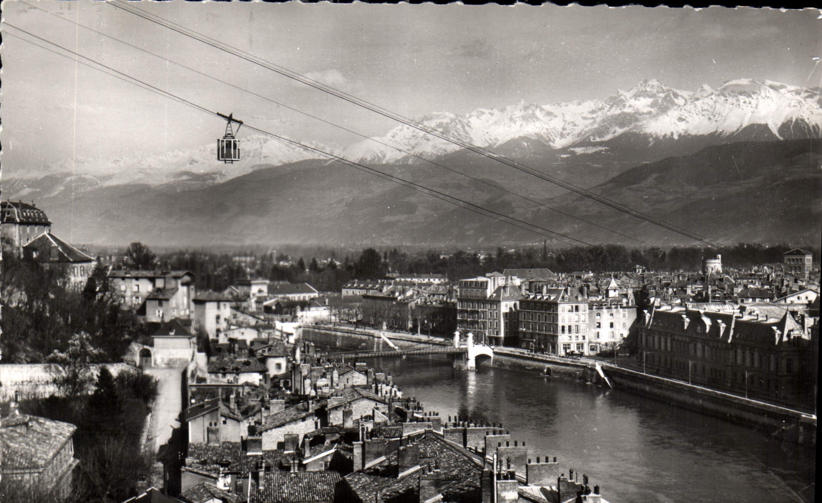 CPA Grenoble Vue generale et le Teleferique 