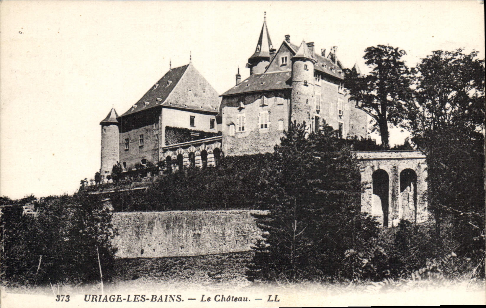 CPA Uriage les Bains Le Chateau 