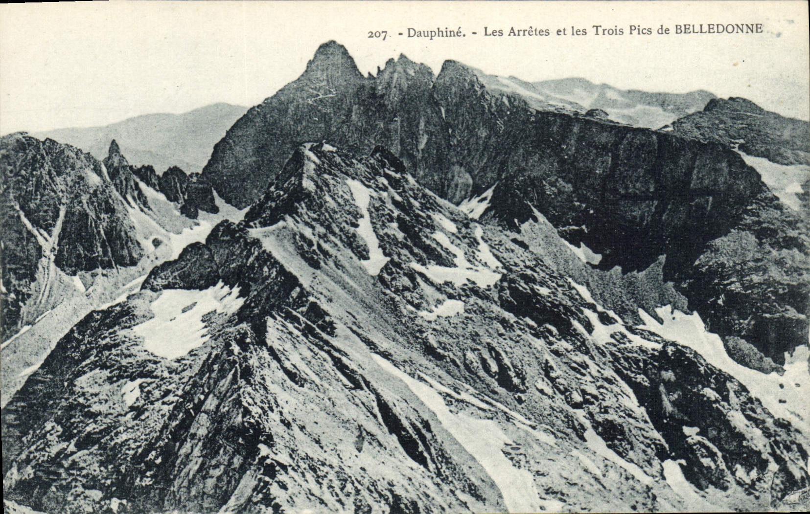 CPA Dauphine Les Arretes et les Trois Pics de Belledonne 