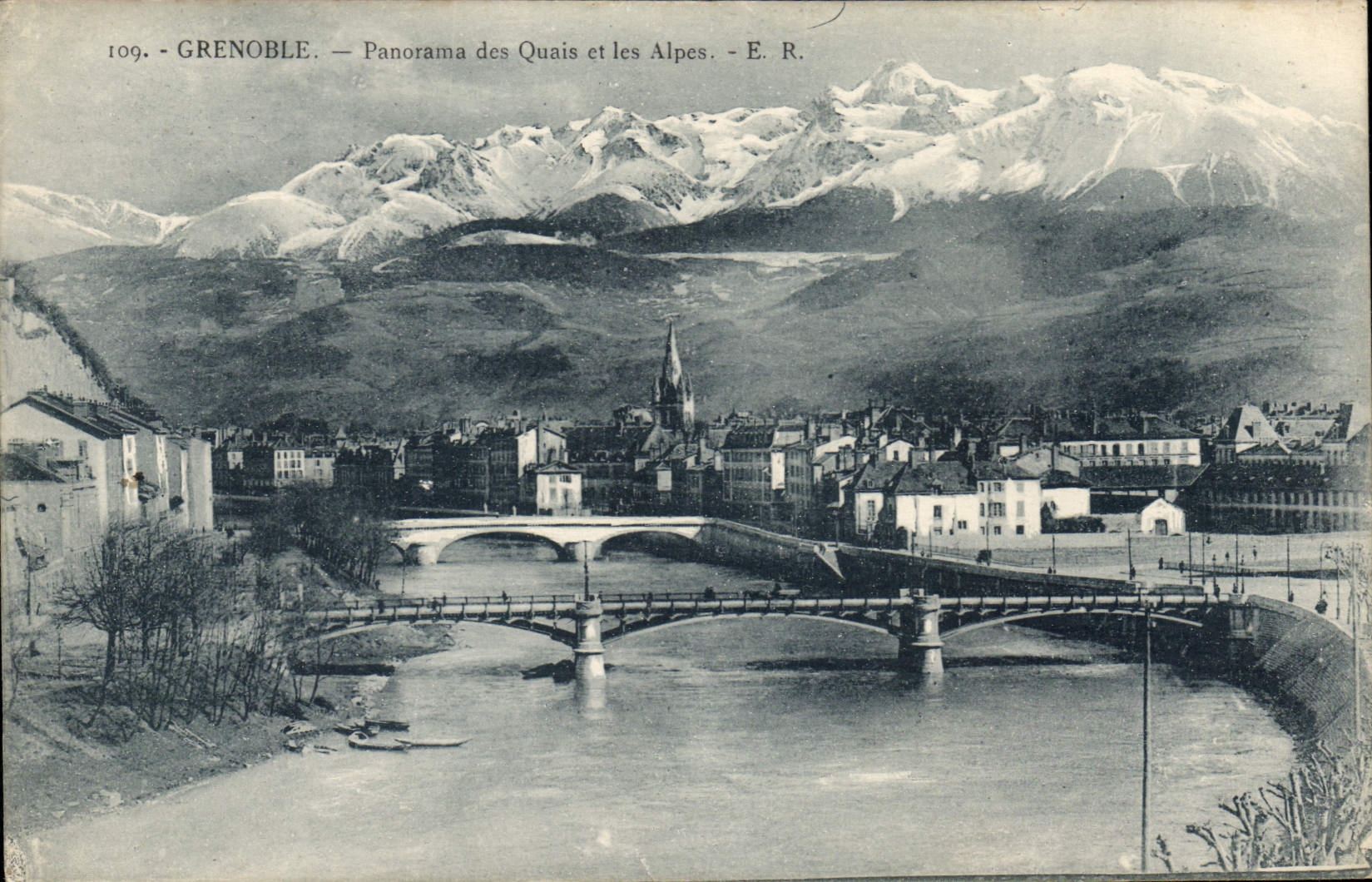CPA Grenoble Panorama des Quais et les Alpes 