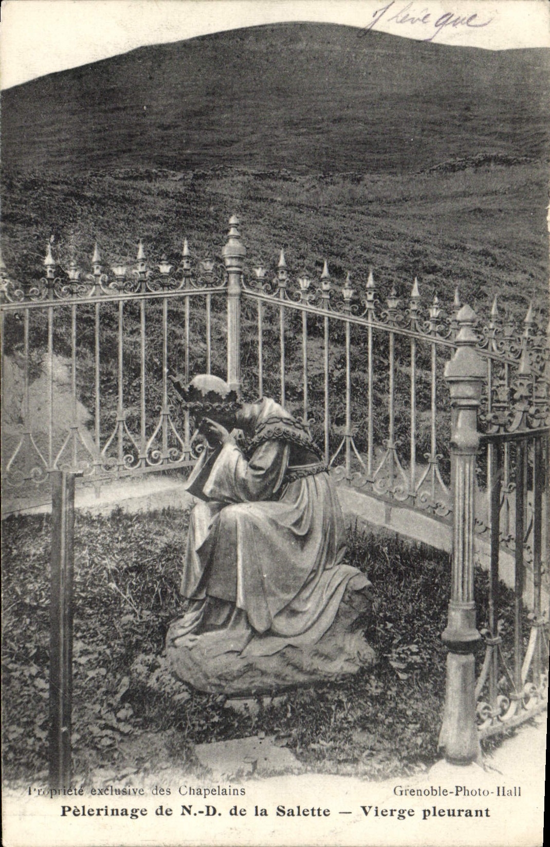 CPA Pelerinage de ND de la Salette Vierge pleurant