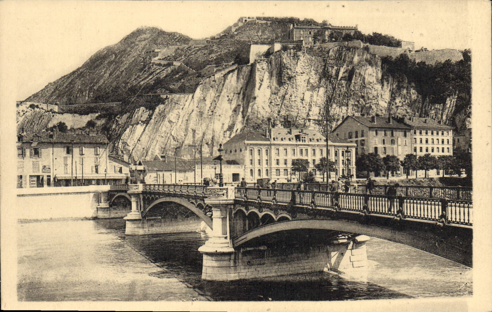 CPA Grenoble Le Pont de la Porte de France et les Forts 