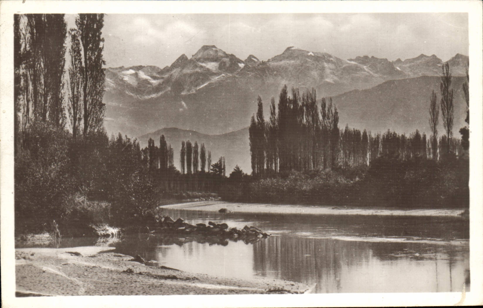 CPA Grenoble L'Isere a l'lle d'Amour et les Alpes 