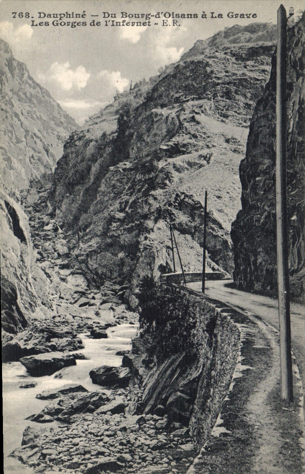 CPA Dauphine du Bourg d'Oisans a la Grave les Gorges de l'infernet