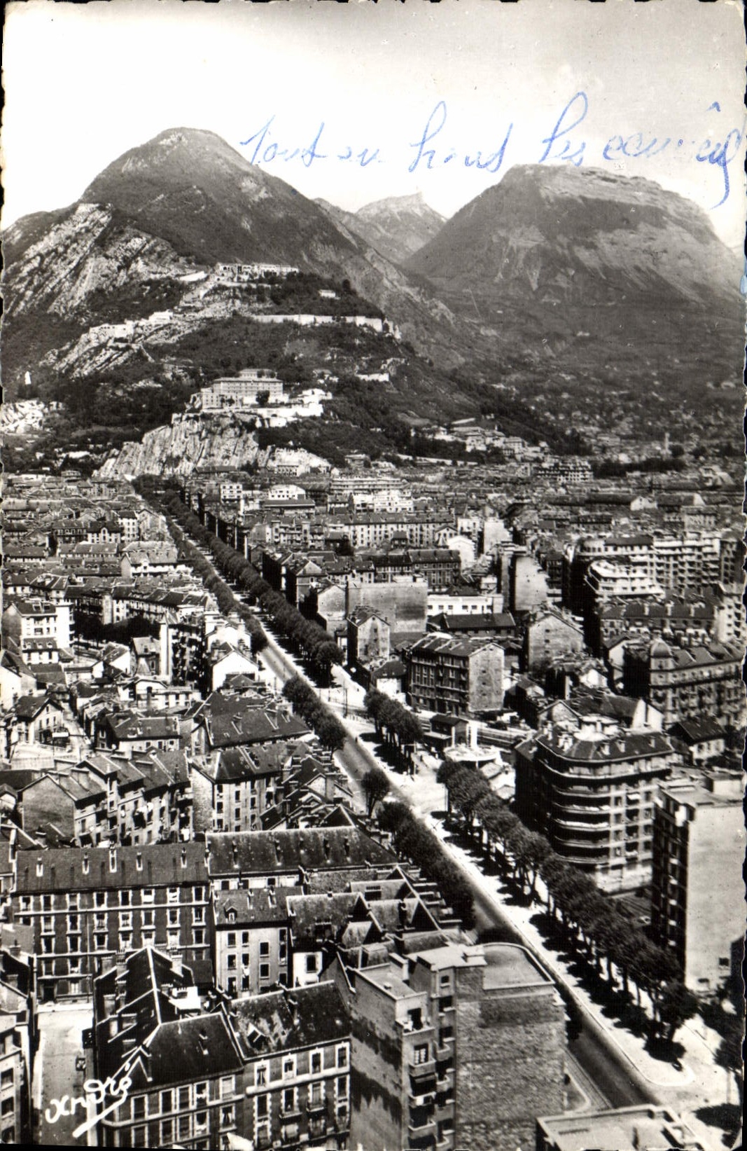 CPA Les Belles Alpes Francaises Grenoble Cours Jean Jaures Massif de la Chartreuse 