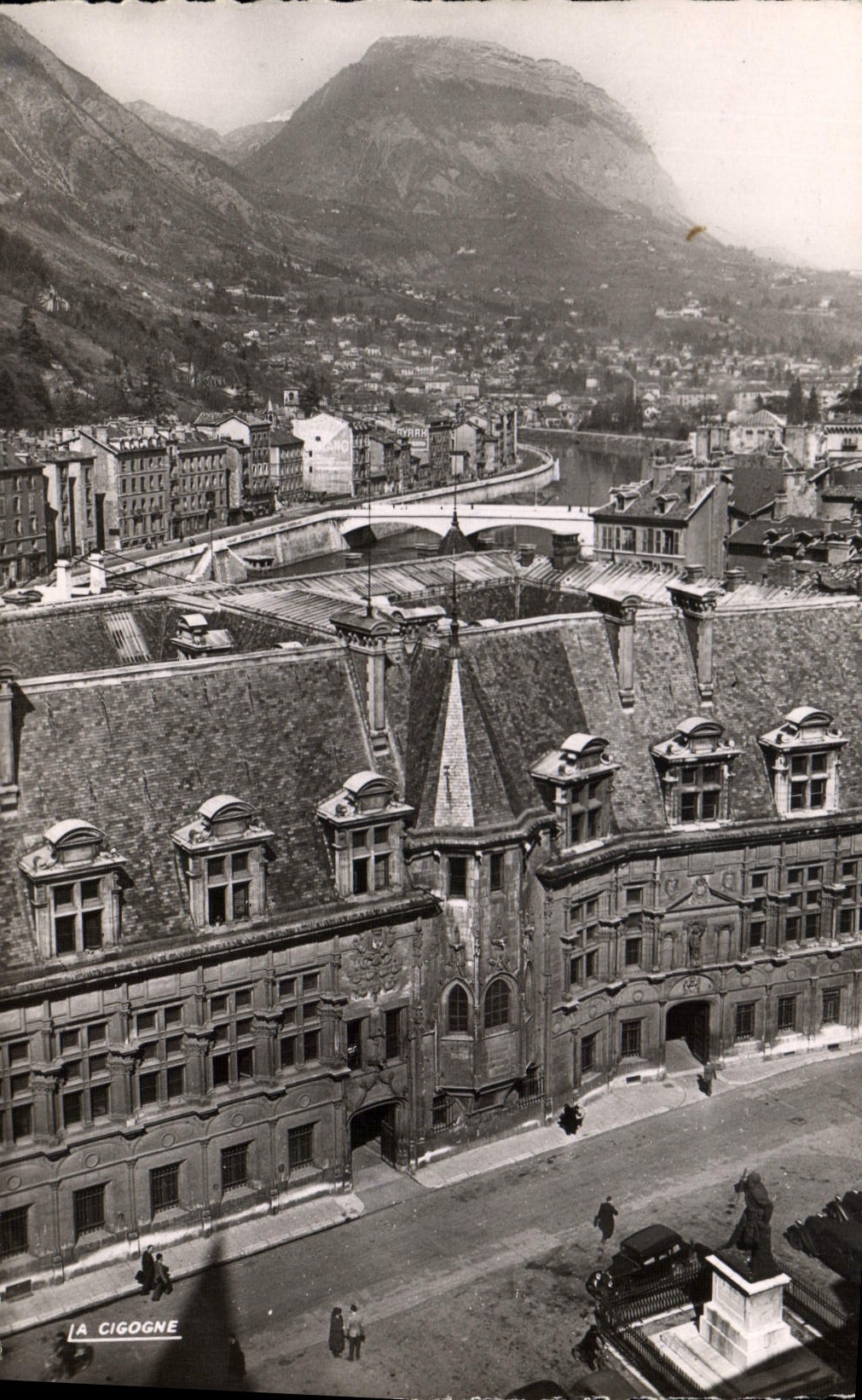 CPA Grenoble Isere Palais de Justice et le St Eynard vus du Clocher St Andre 