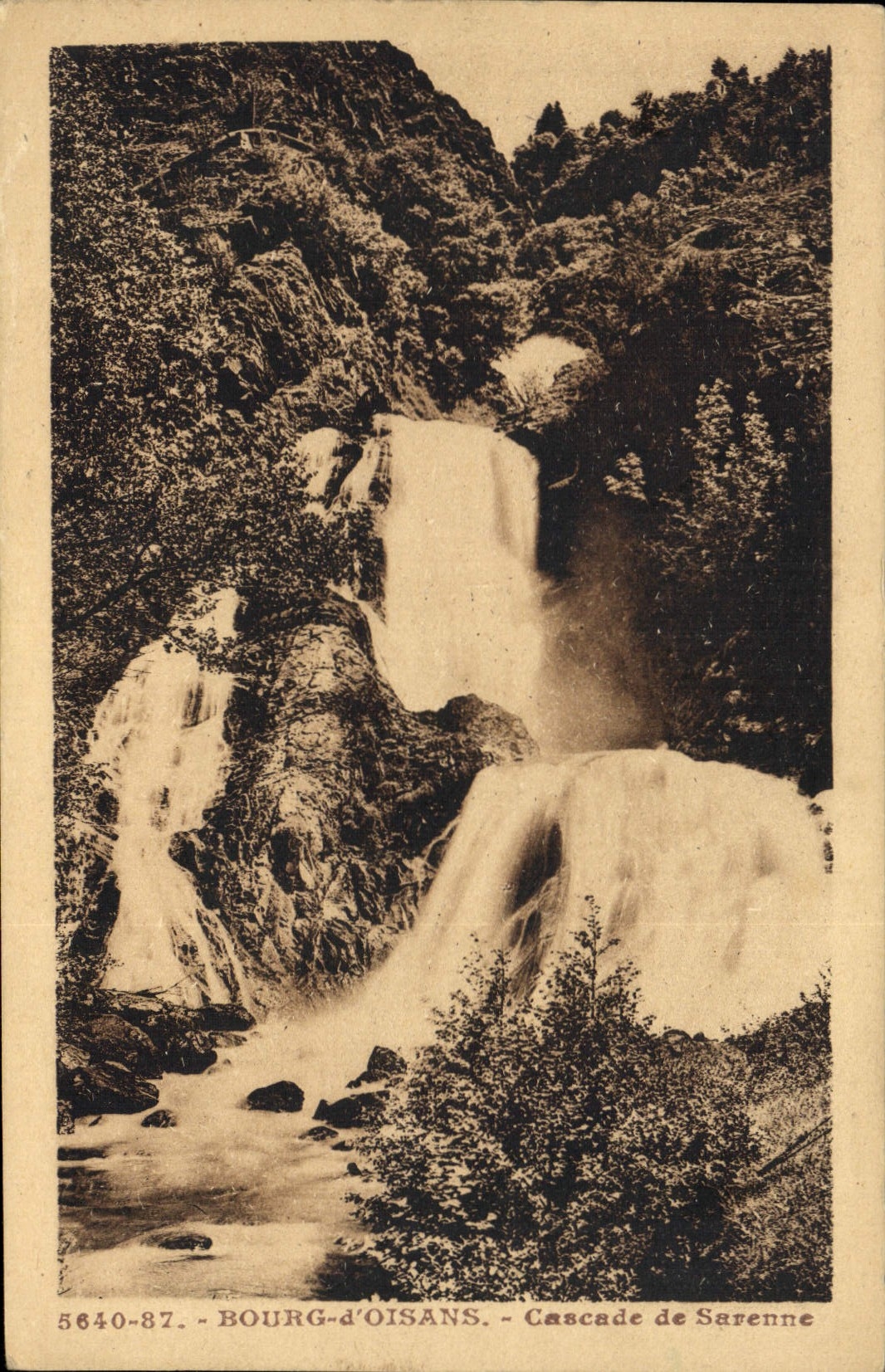 CPA Bourg d'Oisans cascade de Sarenne