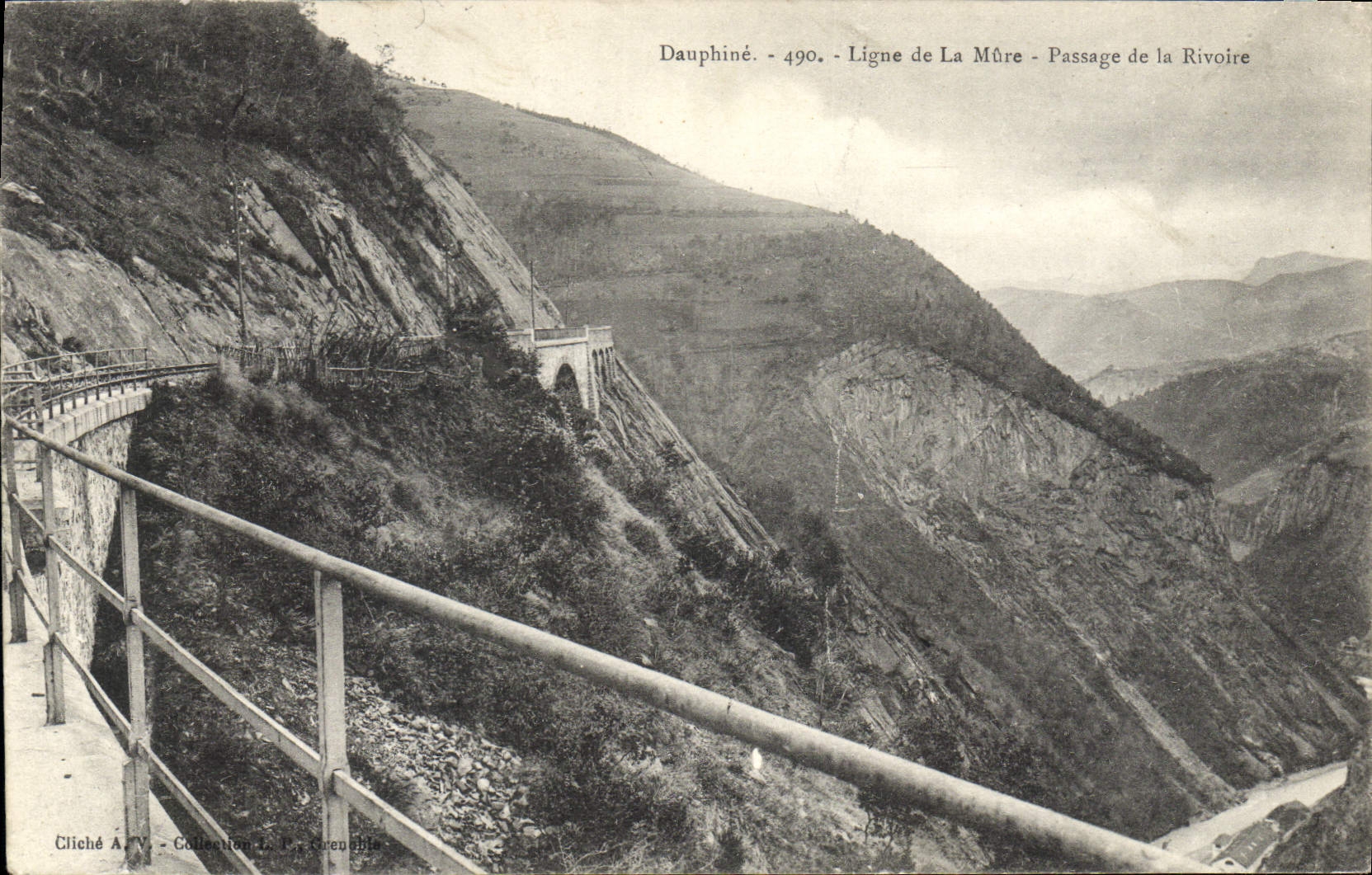 CPA Dauphine Ligne de la Mure Passage de la Rivoire 