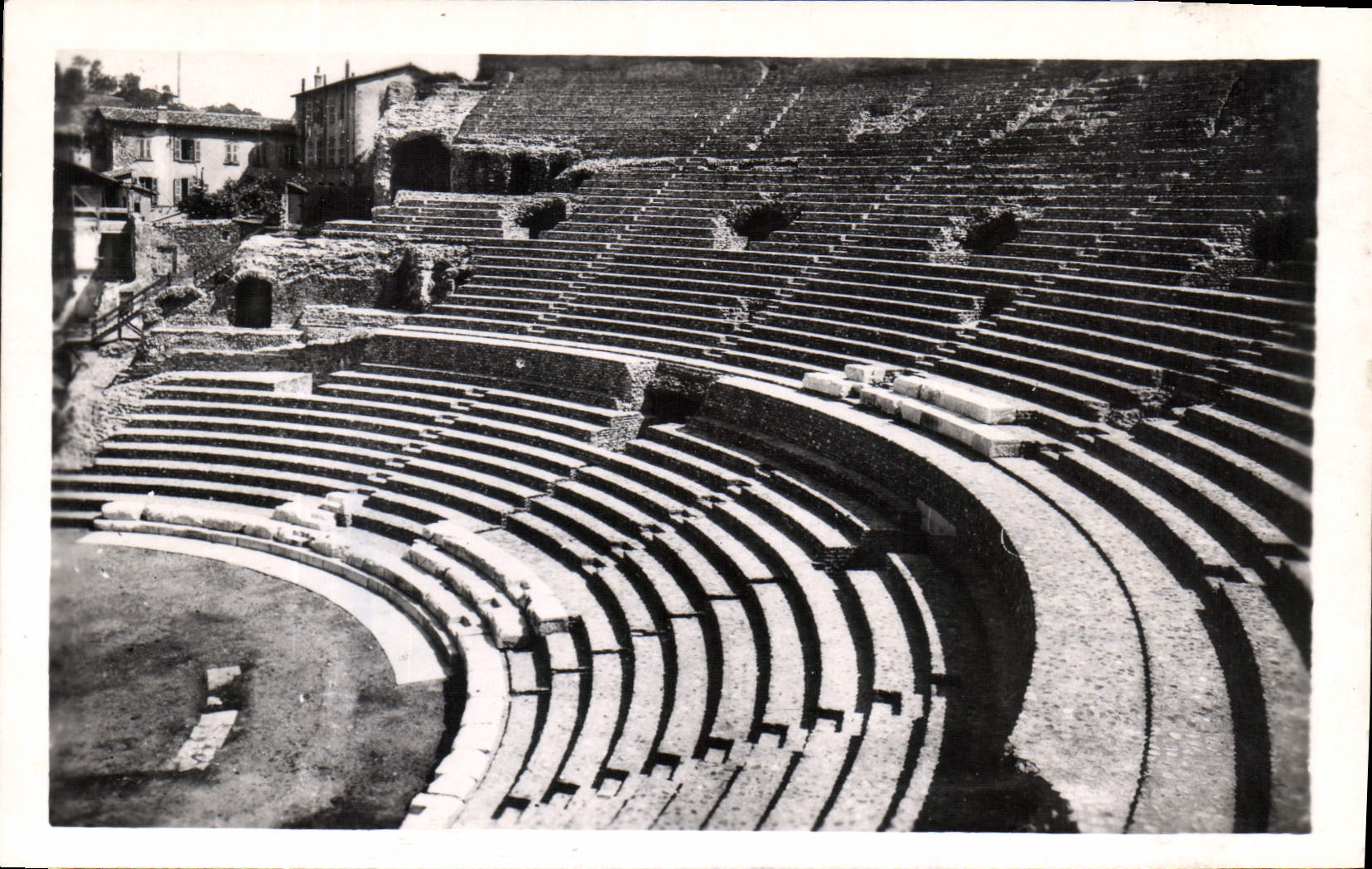 CPA Vienne sur le Phone le Theatre Romain