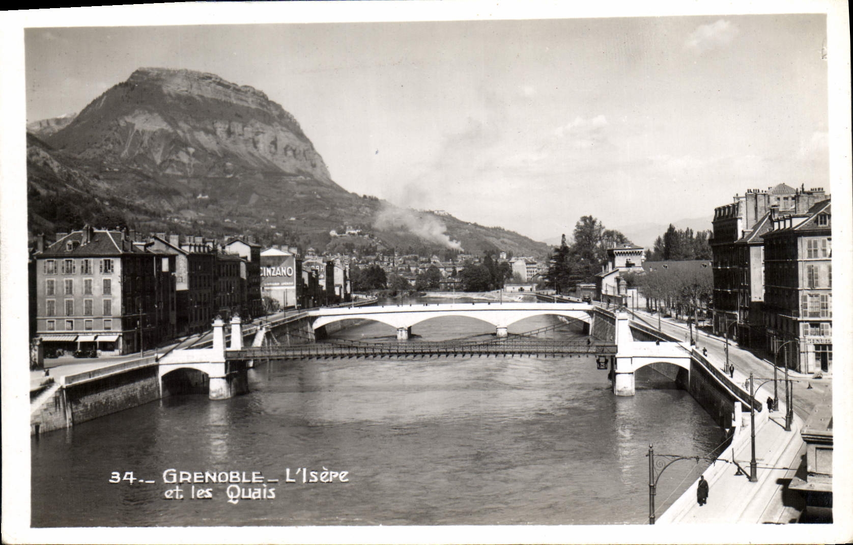 CPA Grenoble L'Isere et les Quais 