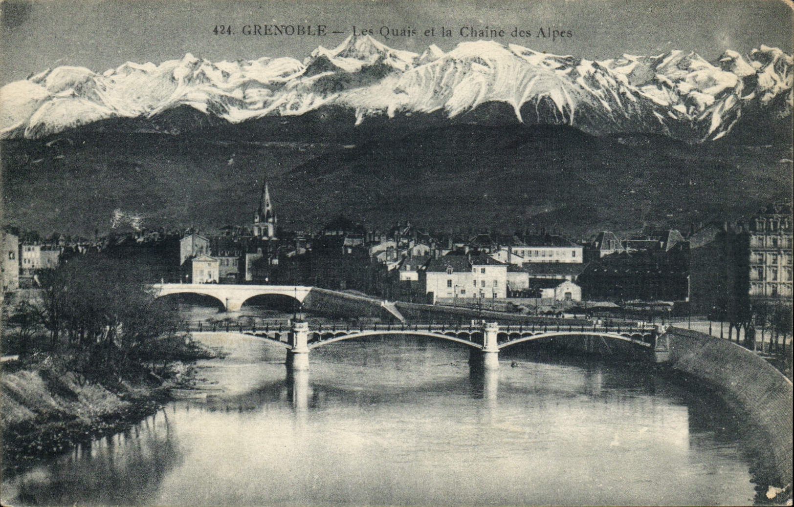 CPA Grenoble les Quais et la Chaine des Alpes 