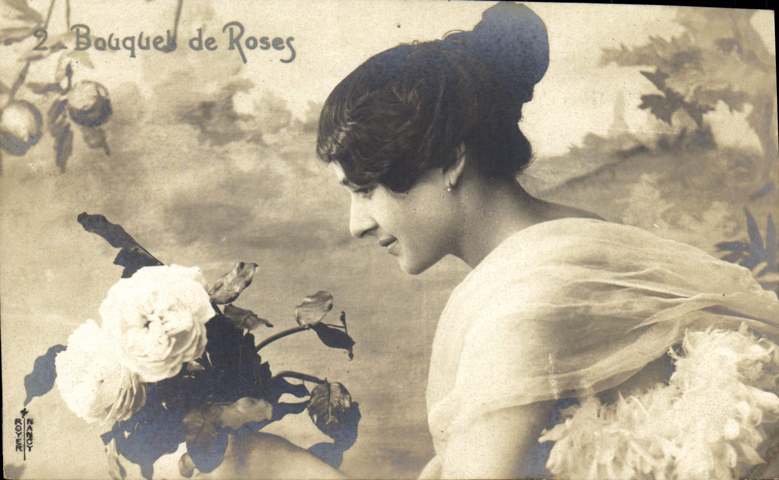 CPA Bouquet de Roses Femme