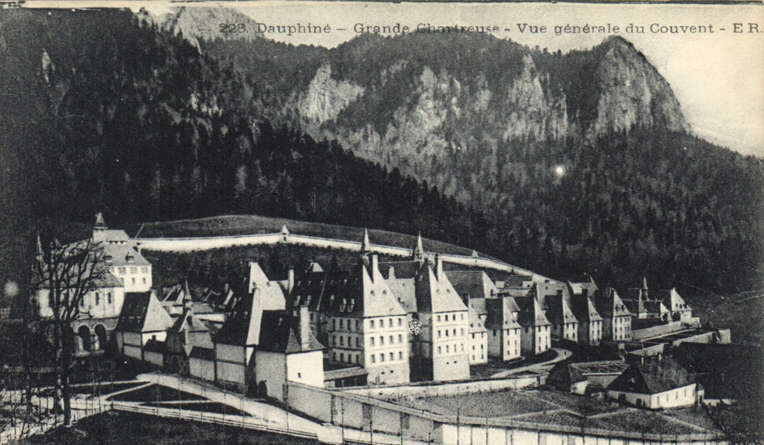 CPA Dauphine Grande Chartreuse vue generale du Couvent 