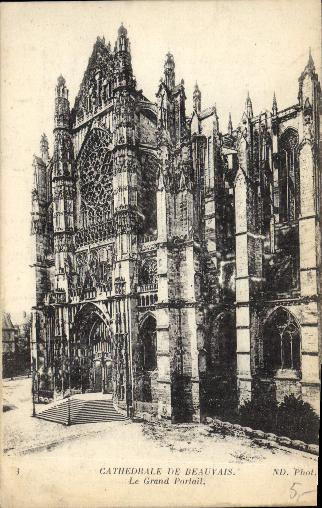 CPA Chateau de Beauvais le grand portail