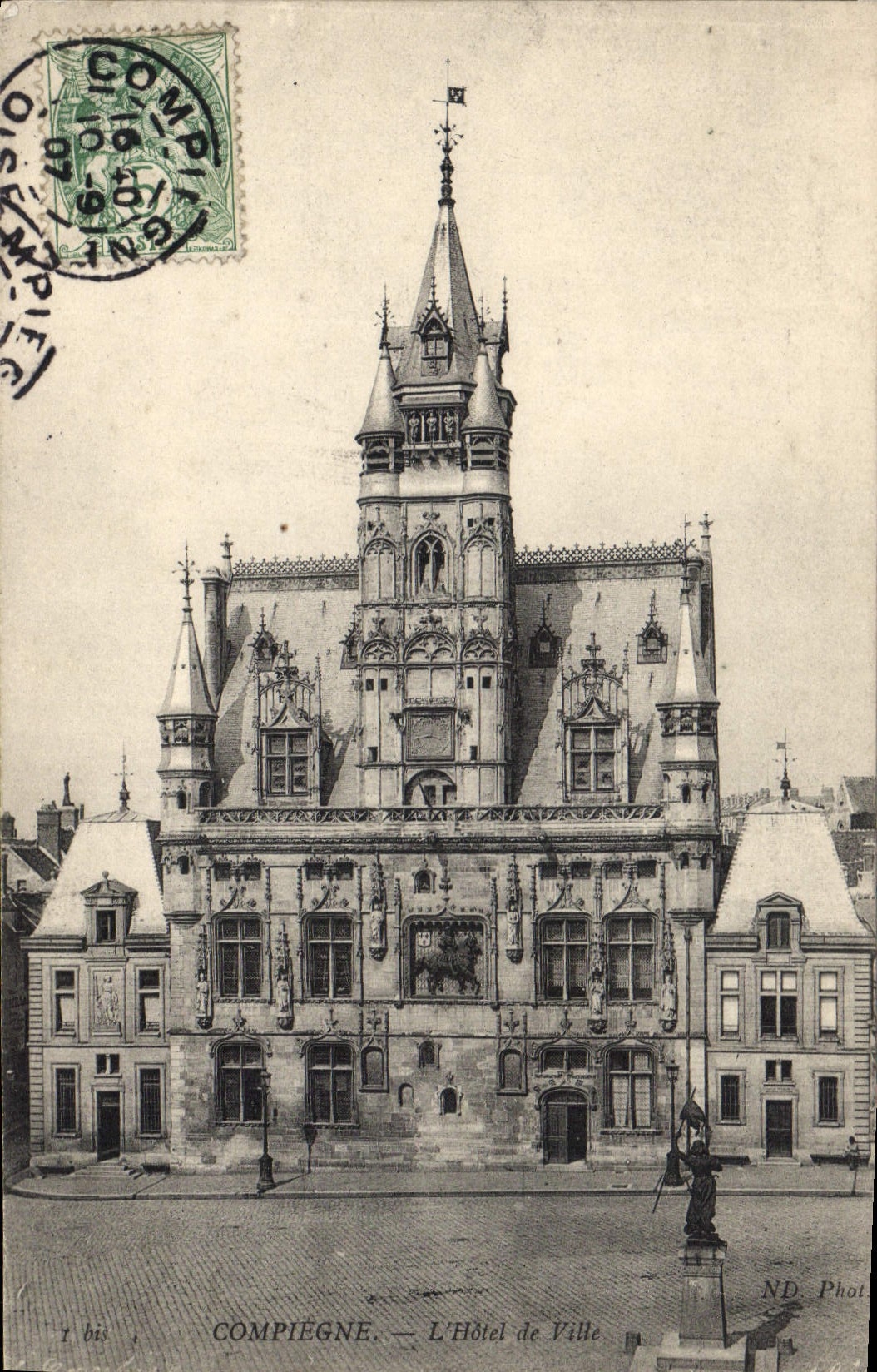CPA Compiegne l'Hotel de Ville 