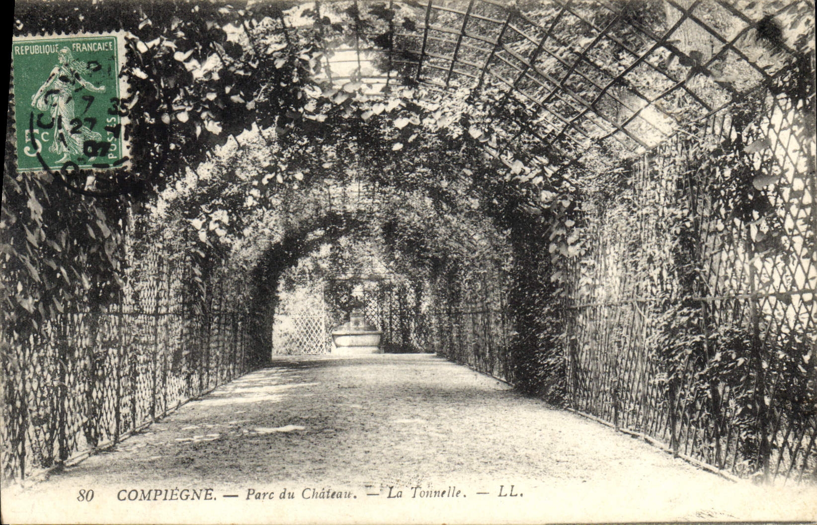 CPA Compiegne Parc du Chateau la Tonnelle