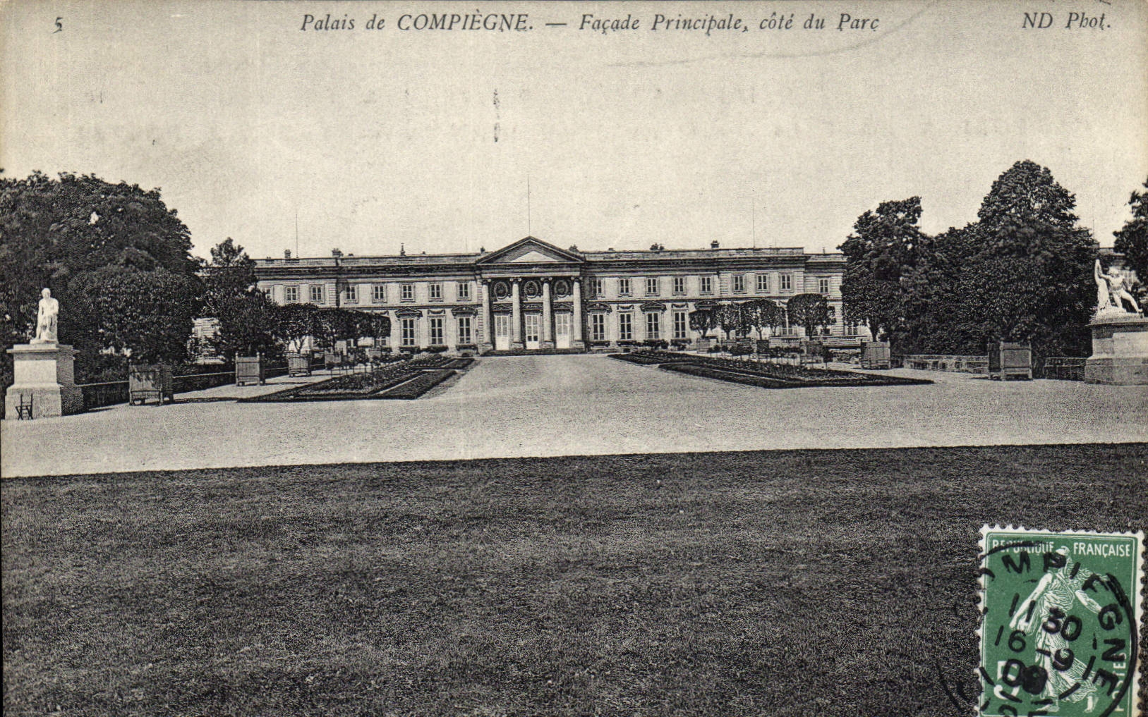 CPA Palais de Compiegne Facade Principale cute du Parc 