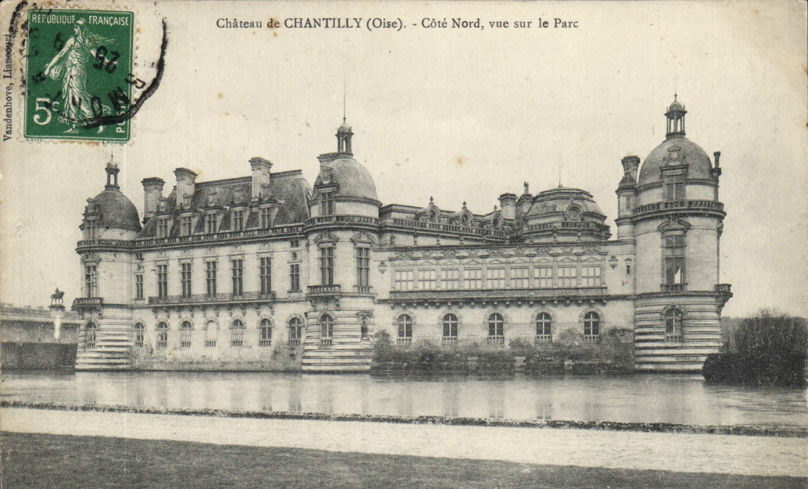 CPA Chateau de Chantilly Oise Cote Nord vue sur le Parc 