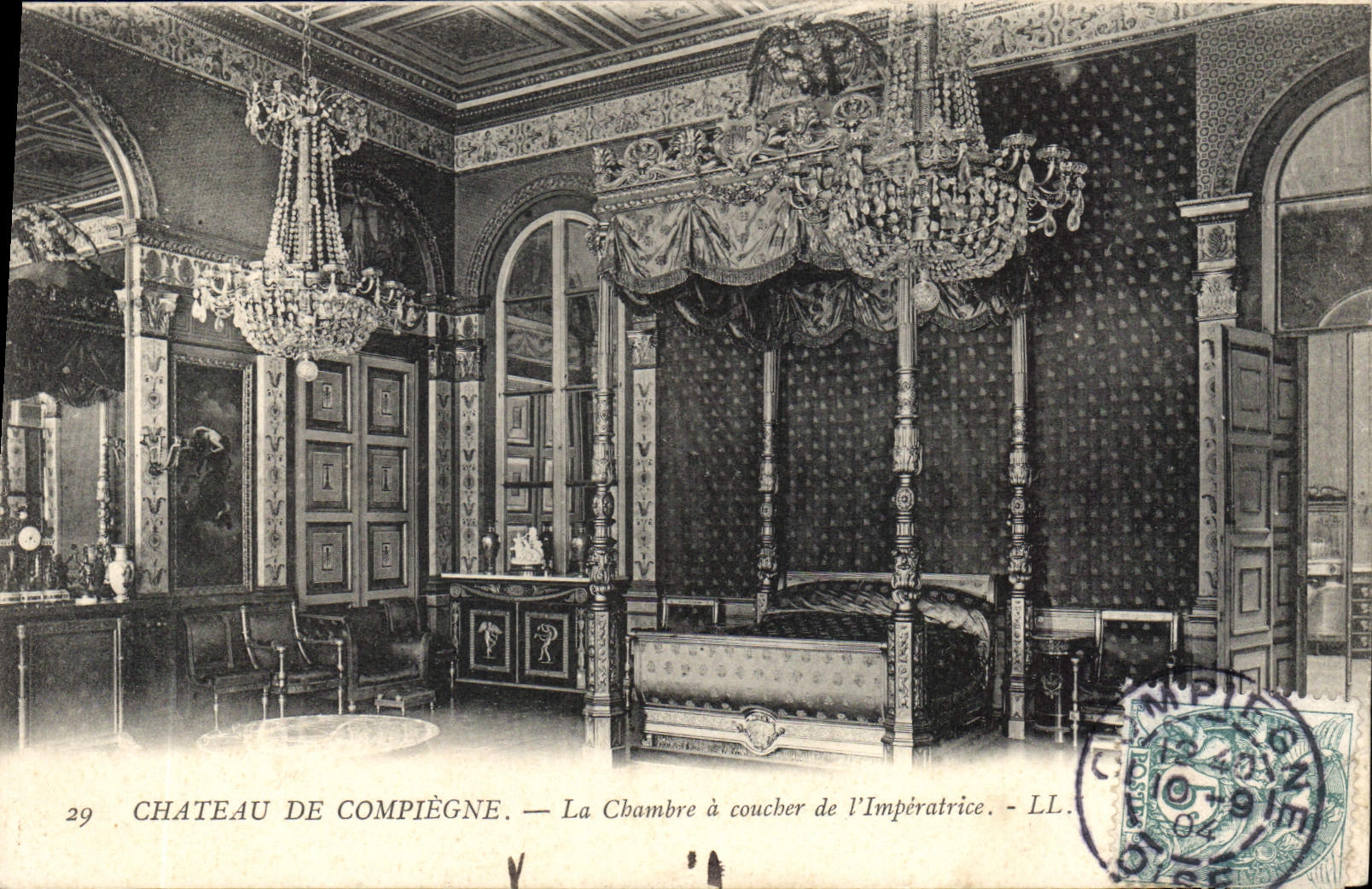 CPA Chateau de Compiegne la Chambre a coucher de l'Imperatrice 