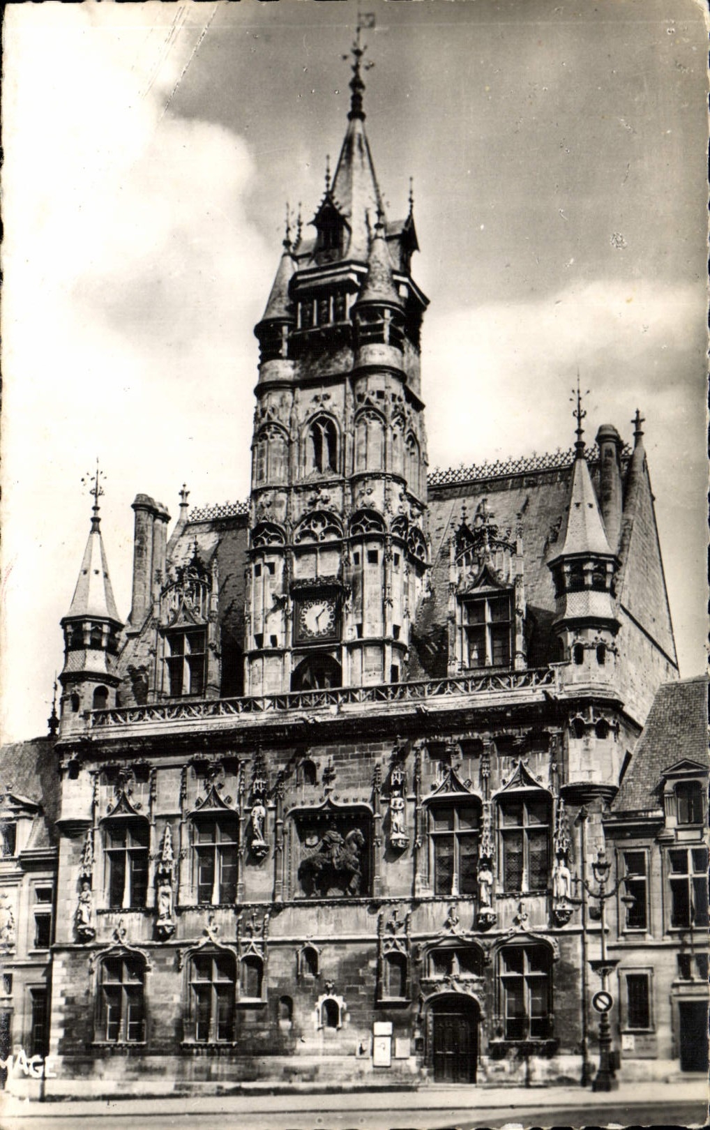 CPA Compiegne Oise l'hotel de ville 
