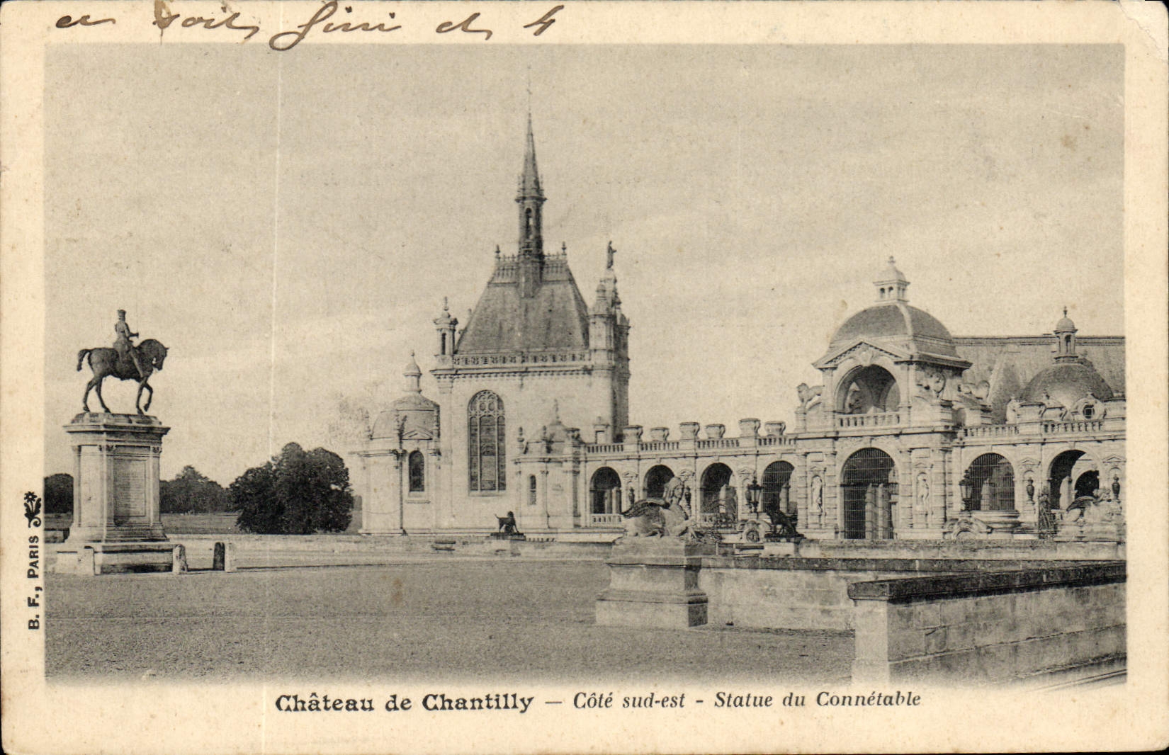 CPA Chateau de Chantilly Cote sud est Statue du Connetable 