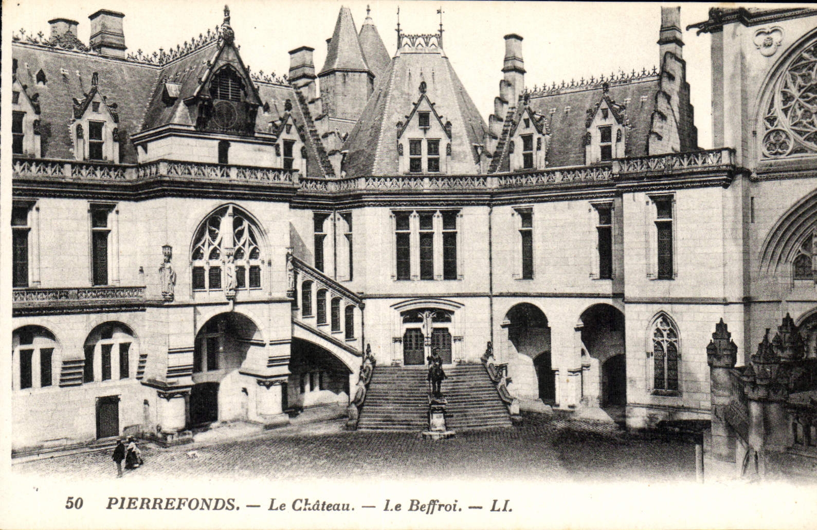 CPA Pierrefonds le Chateau le Beffroi 