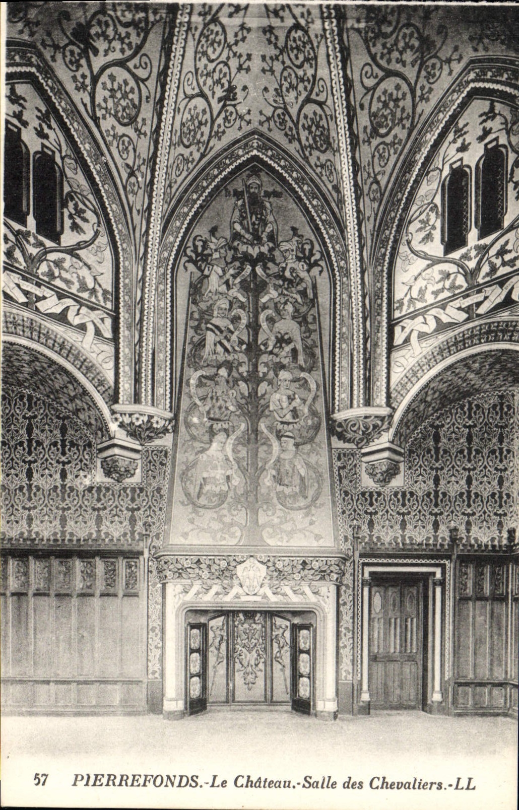 CPA Pierrefonds le chateau salle des Chevaliers