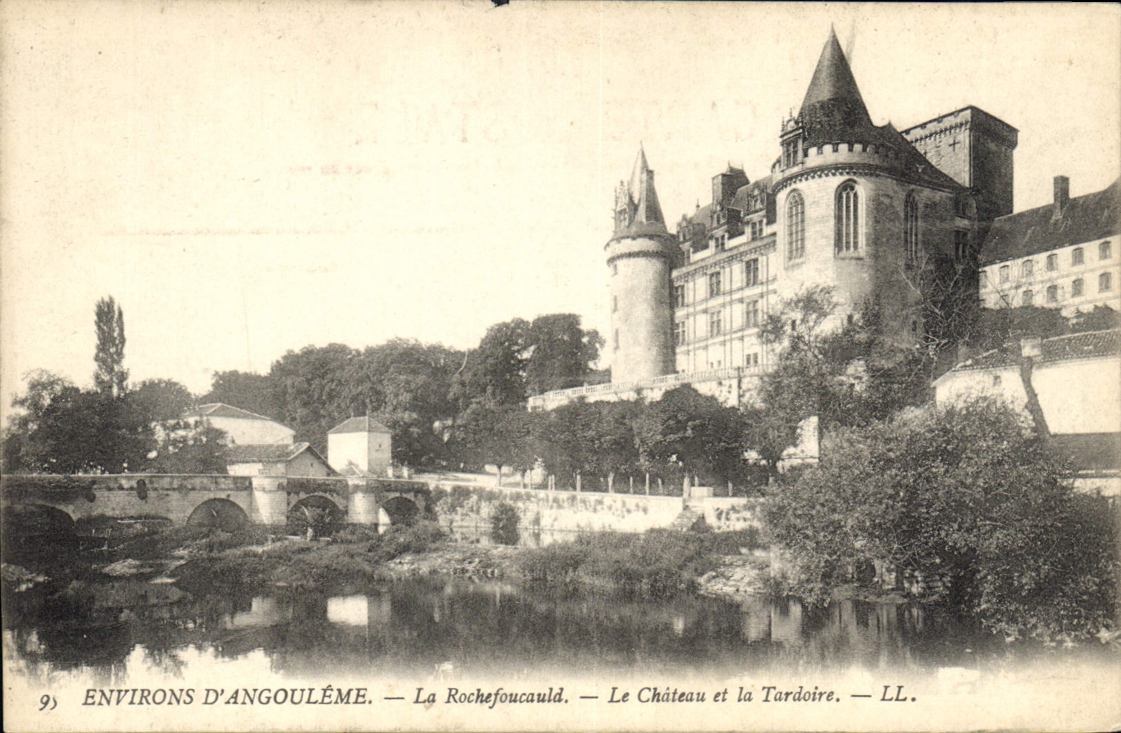 CPA Environs d'Angouleme la Rochefoucauld le Chateau et la Tardoire