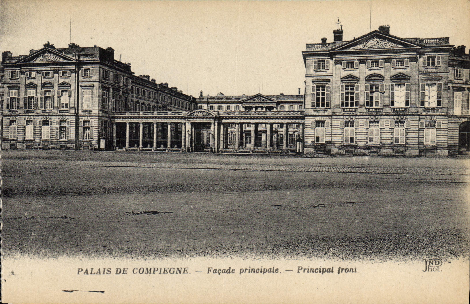 CPA Palais de Compiegne facade principale