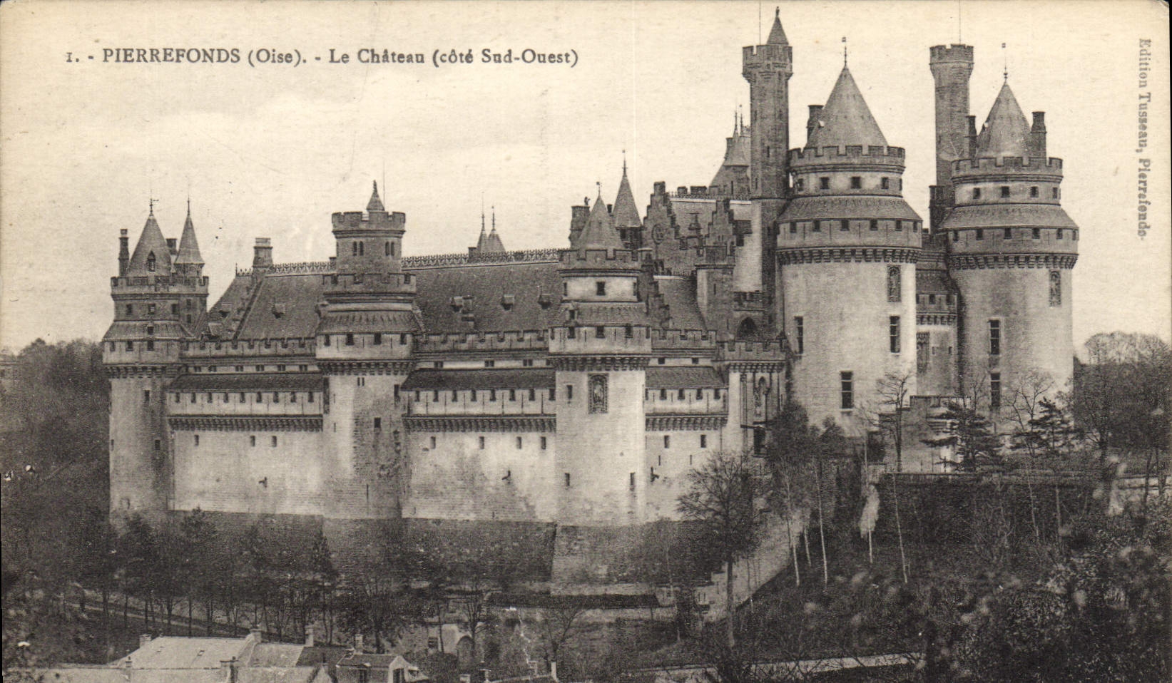 CPA Pierrefonds Oise Le Chateau cote sud ouest 