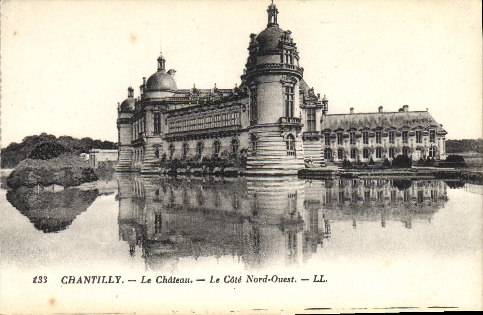 CPA Chantilly Le Chateau le cote nord ouest 