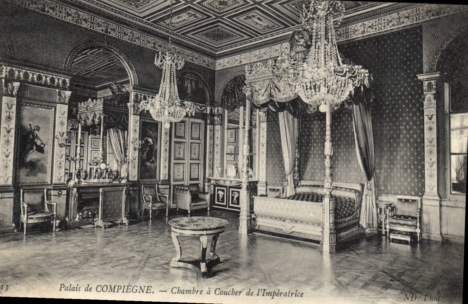 CPA Palais de Compiegne Chambre a Coucher de l'Empereur 